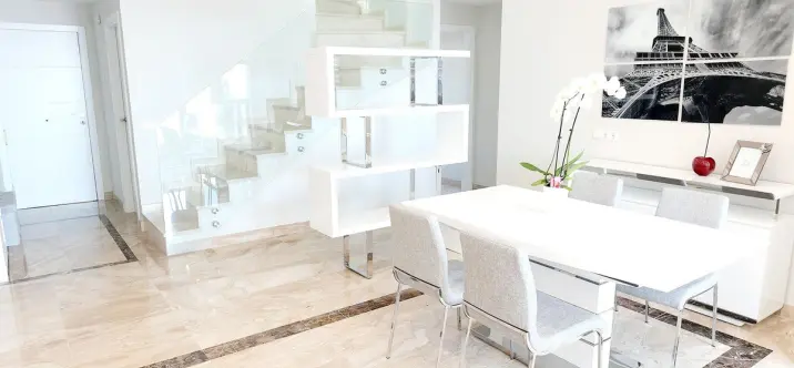 Sale of penthouse duplex in New Golden Mile 1