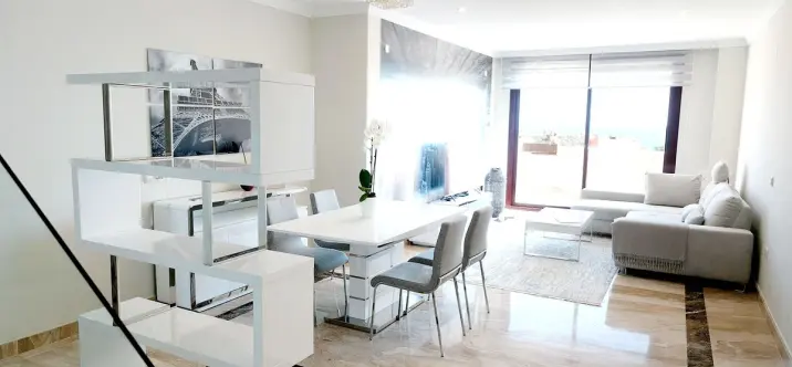 Sale of penthouse duplex in New Golden Mile 3