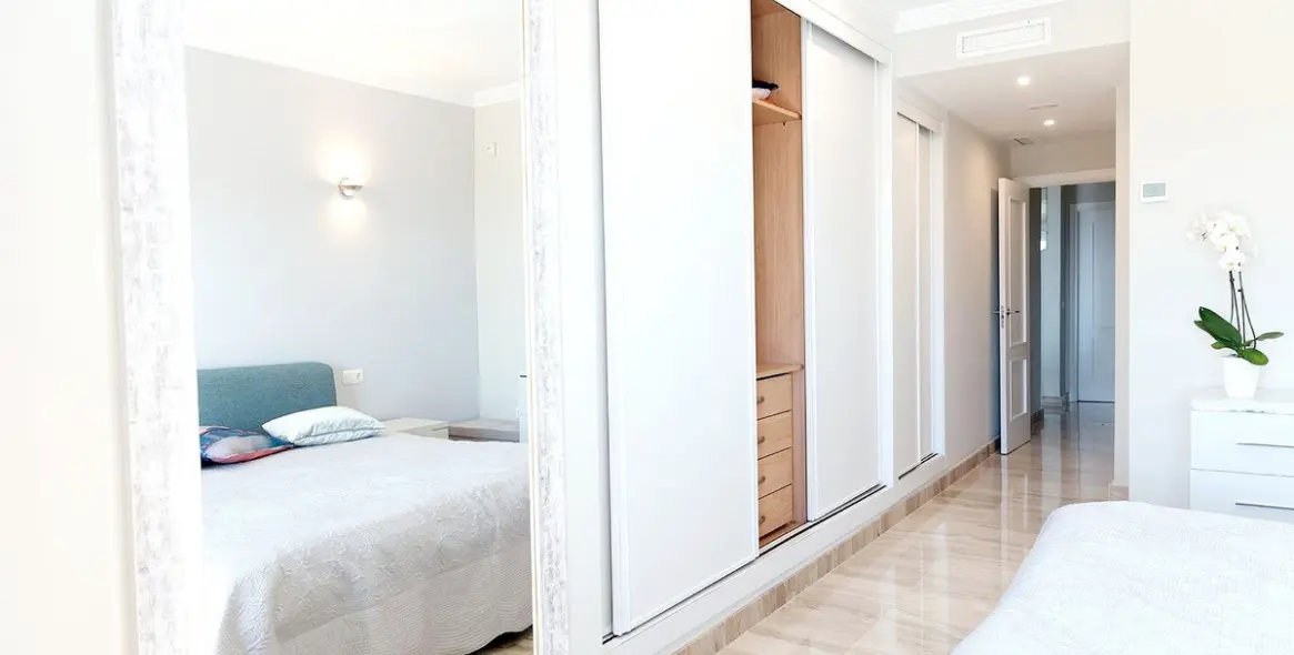 Продажа двухуровневого пентхауса в New Golden Mile 7