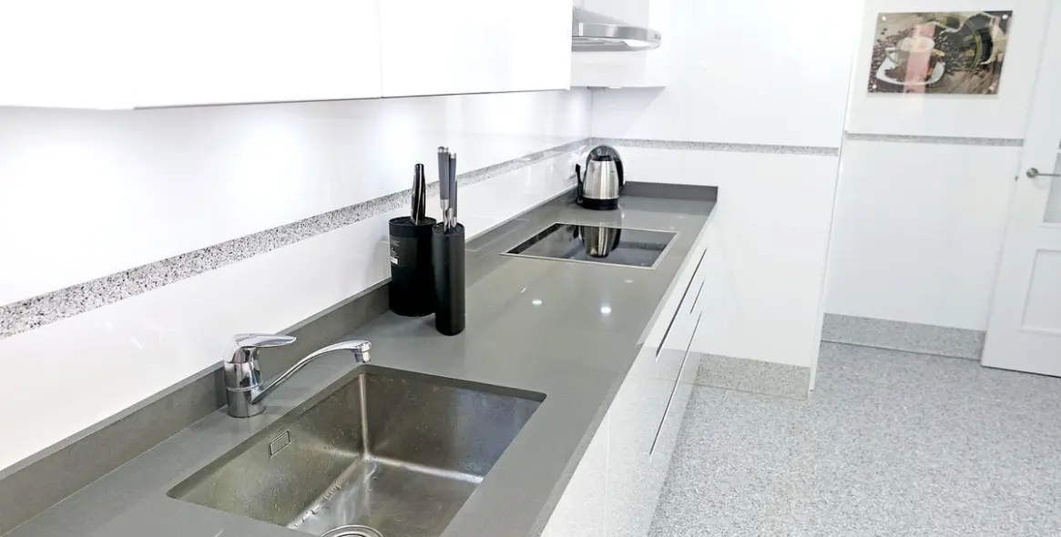 Продажа двухуровневого пентхауса в New Golden Mile 8