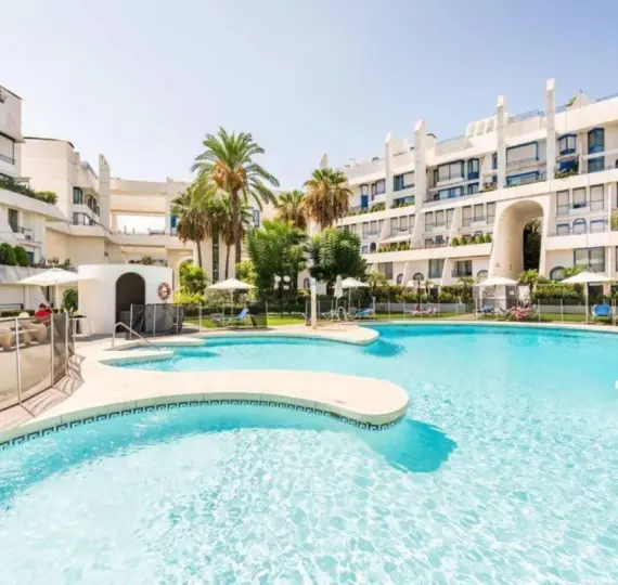 Продажа двухуровневого пентхауса в The Golden Mile