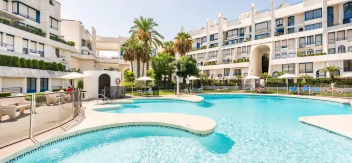 Продажа двухуровневого пентхауса в The Golden Mile 0