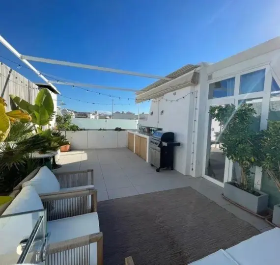 Продажа двухуровневого пентхауса в The Golden Mile