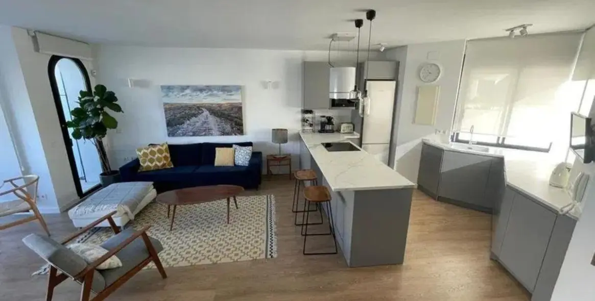 Продажа двухуровневого пентхауса в The Golden Mile 5