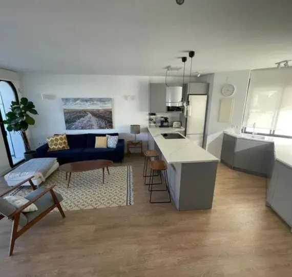 Продажа двухуровневого пентхауса в The Golden Mile