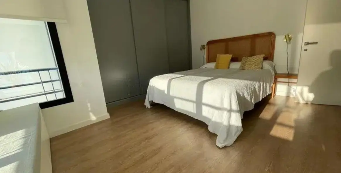 Продажа двухуровневого пентхауса в The Golden Mile 17