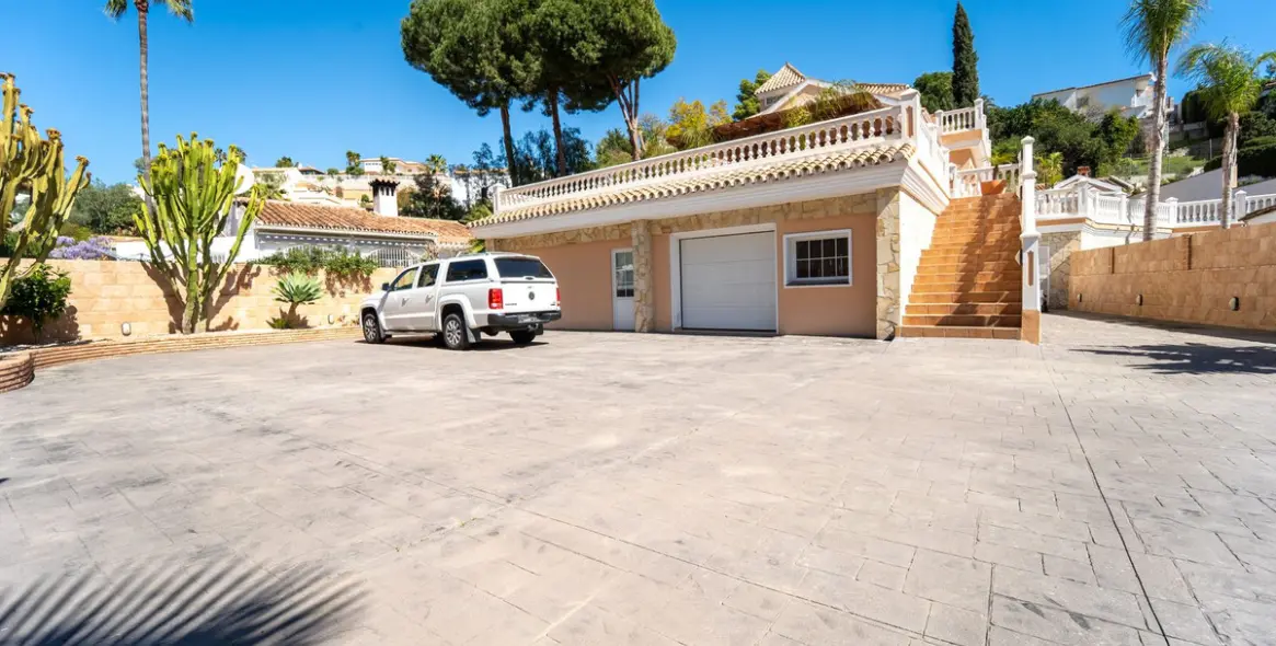Sale of detached villa in Mijas Costa 6