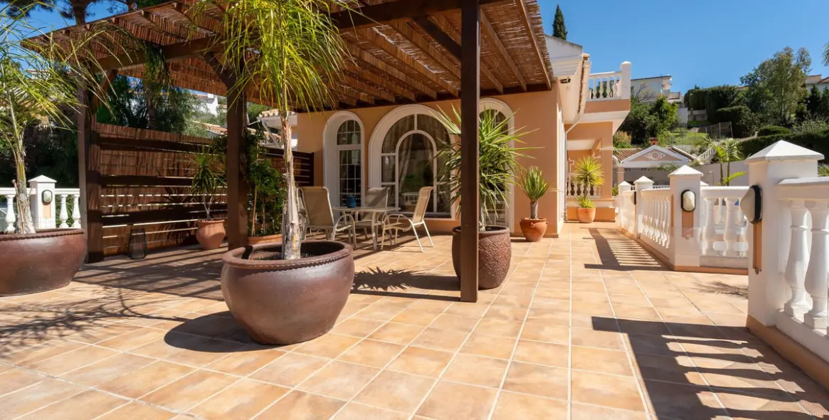 Sale of detached villa in Mijas Costa 10
