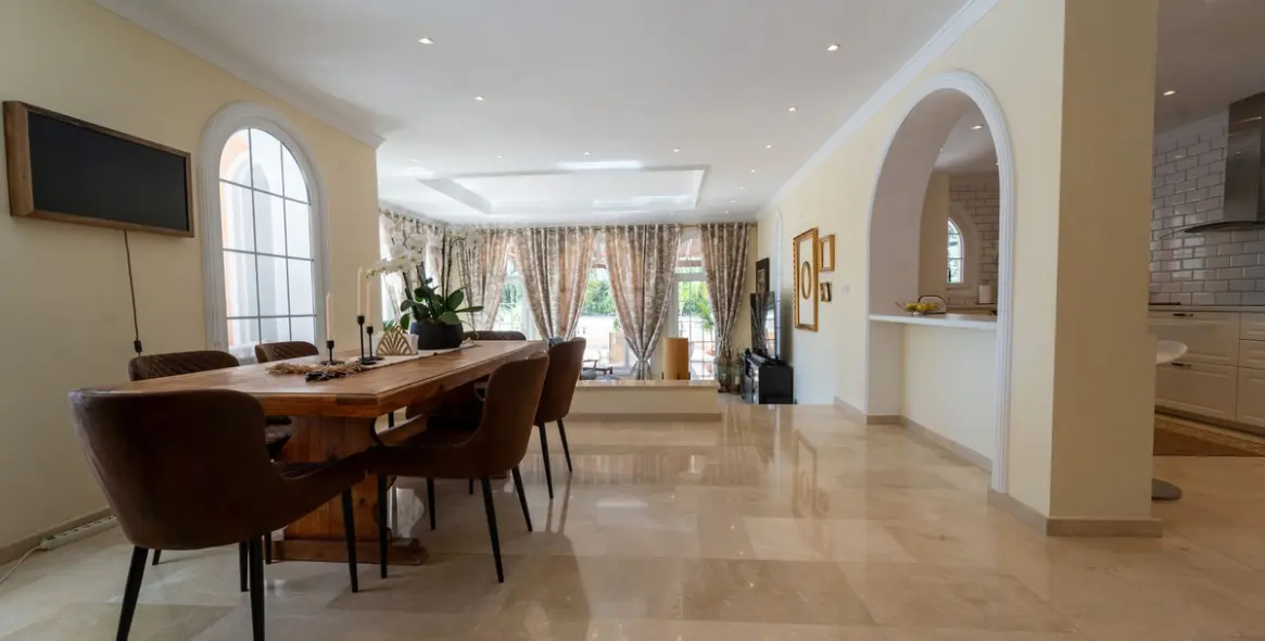 Sale of detached villa in Mijas Costa 40