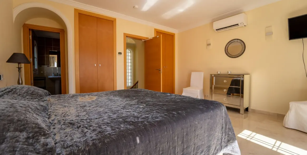 Sale of detached villa in Mijas Costa 73