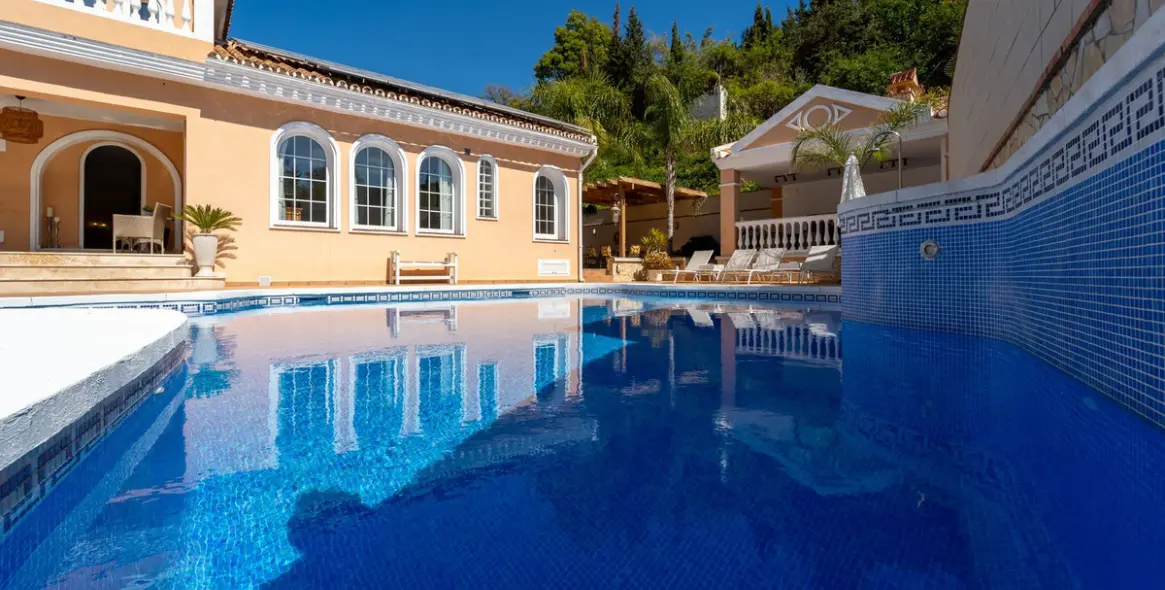 Продажа  отдельно стоящей виллы в Mijas Costa 13