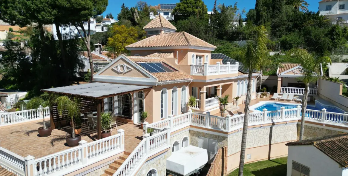 Продажа  отдельно стоящей виллы в Mijas Costa 56