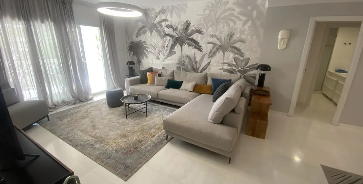 Краткосрочная аренда апартаментов на среднем этаже в Puerto Banús 1