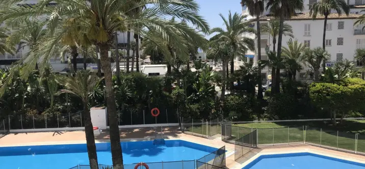 Продажа апартаментов на среднем этаже в Puerto Banús 1
