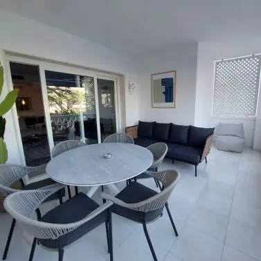 Продажа апартаментов на среднем этаже в Puerto Banús