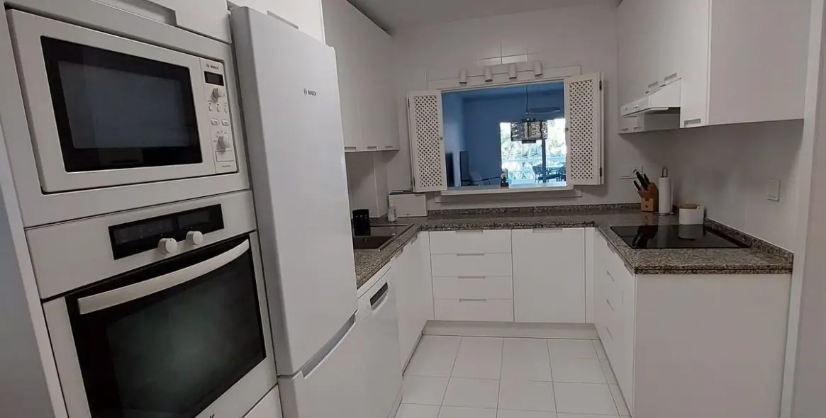 Краткосрочная аренда апартаментов на среднем этаже в Puerto Banús 5