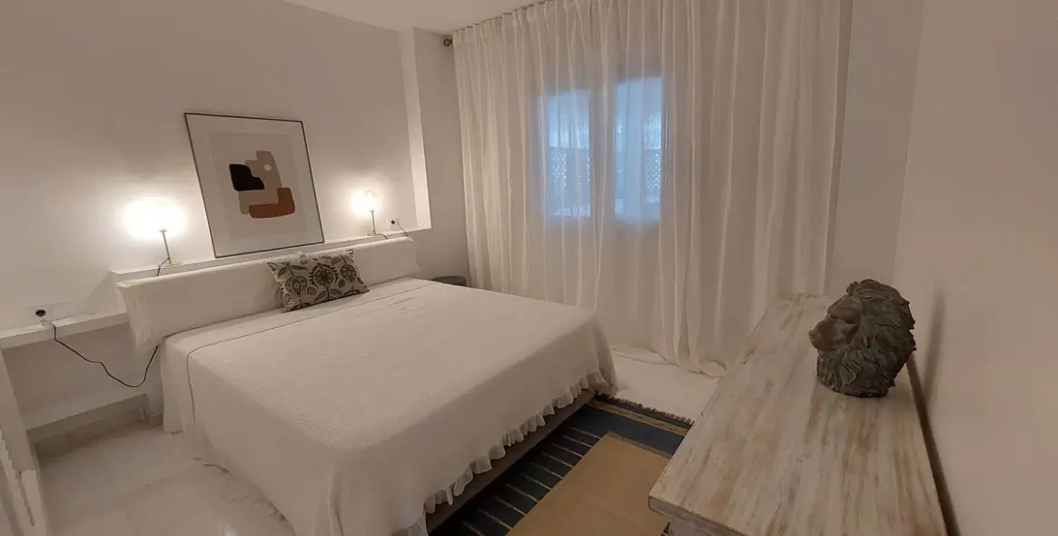 Краткосрочная аренда апартаментов на среднем этаже в Puerto Banús 7