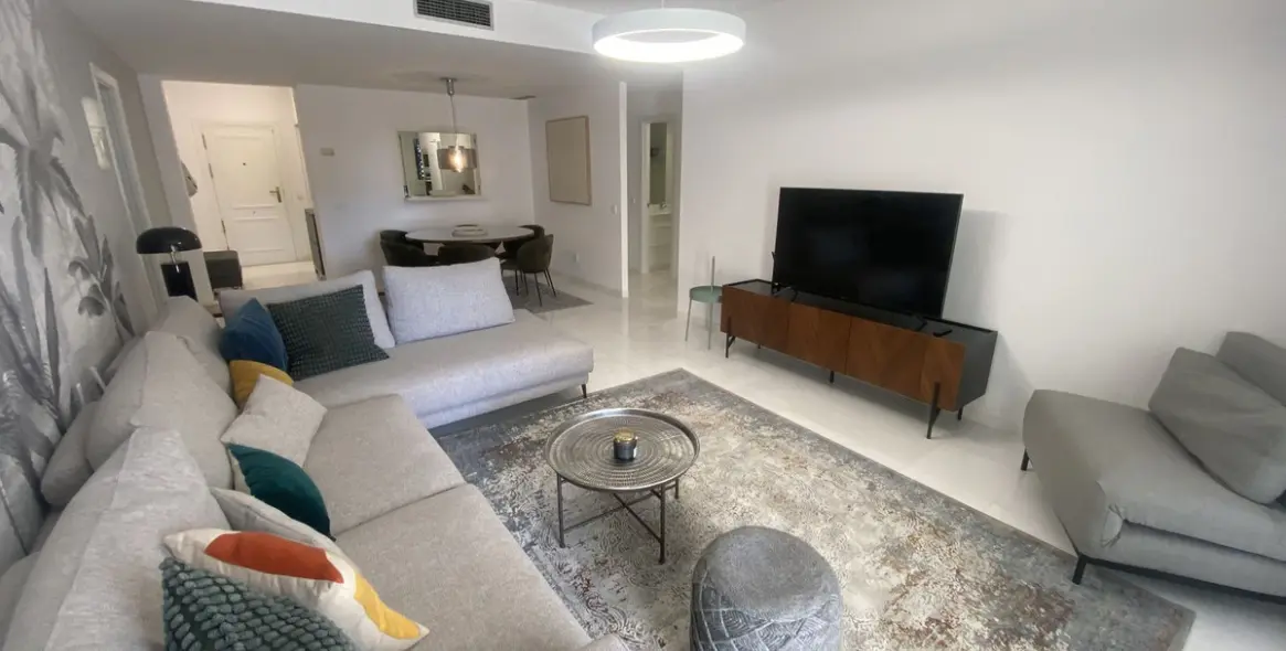 Краткосрочная аренда апартаментов на среднем этаже в Puerto Banús 13