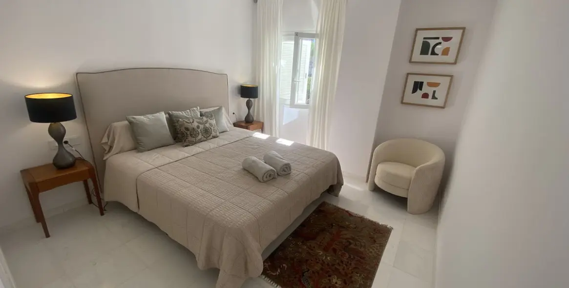 Краткосрочная аренда апартаментов на среднем этаже в Puerto Banús 15