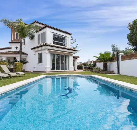 Краткосрочная аренда  отдельно стоящей виллы в Las Chapas