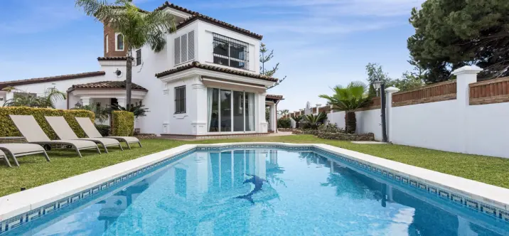 Краткосрочная аренда  отдельно стоящей виллы в Las Chapas 0