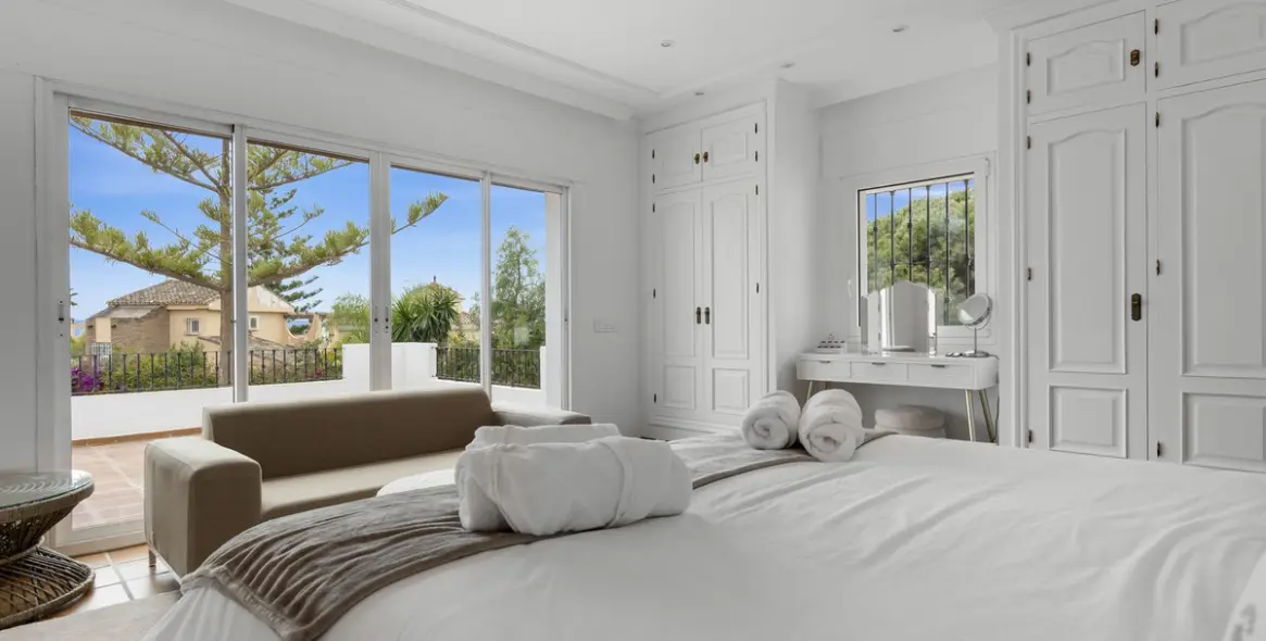 Short-term rent of detached villa in Las Chapas 30