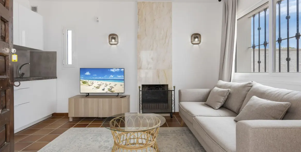 Short-term rent of detached villa in Las Chapas 37