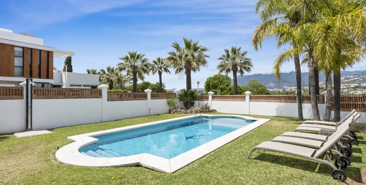 Short-term rent of detached villa in Las Chapas 46