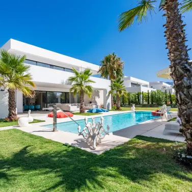 Sale of detached villa in Calanova Golf