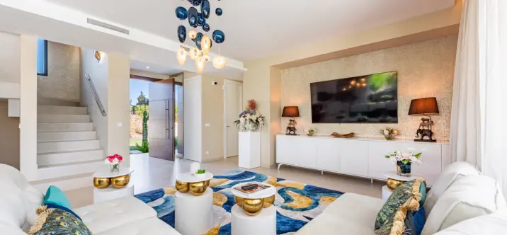 Sale of detached villa in Calanova Golf 4