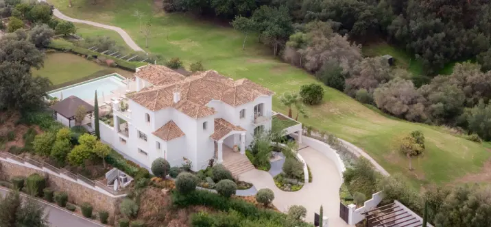 Sale of detached villa in Benahavís 0