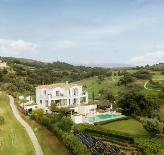 Sale of detached villa in Benahavís