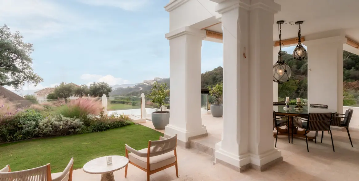 Sale of detached villa in Benahavís 38