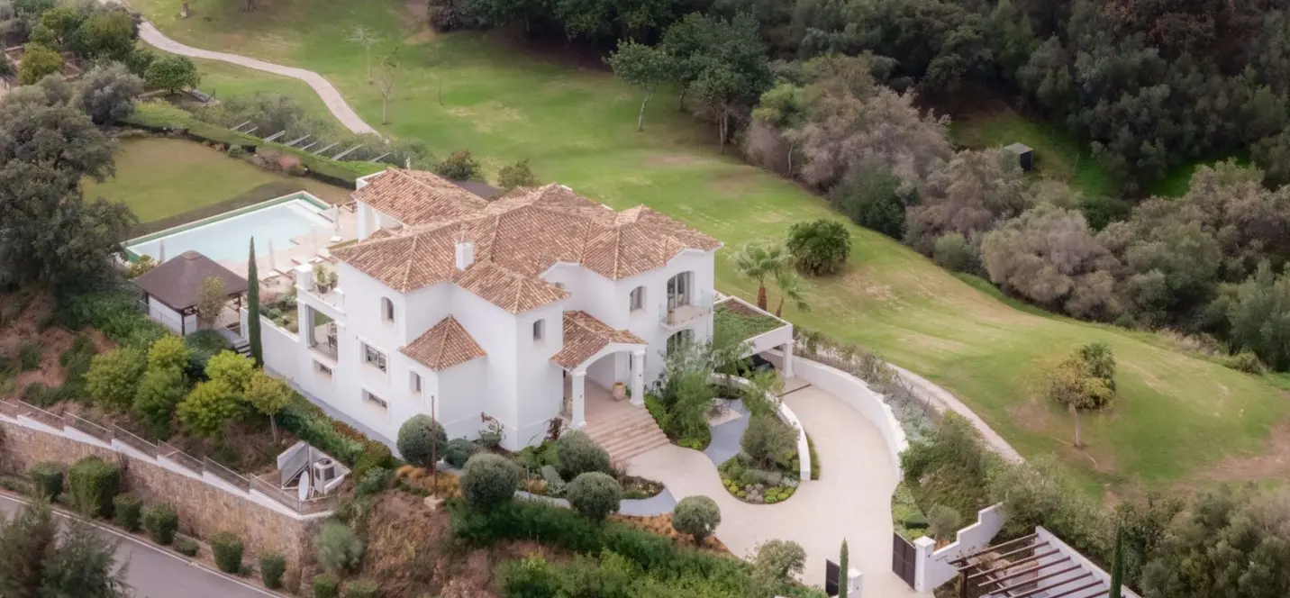 Sale of detached villa in Benahavís 0