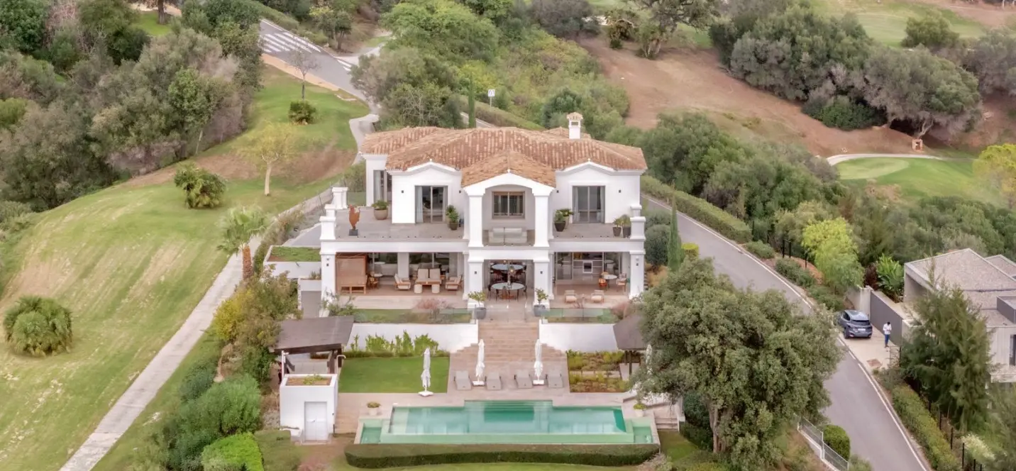Sale of detached villa in Benahavís 2