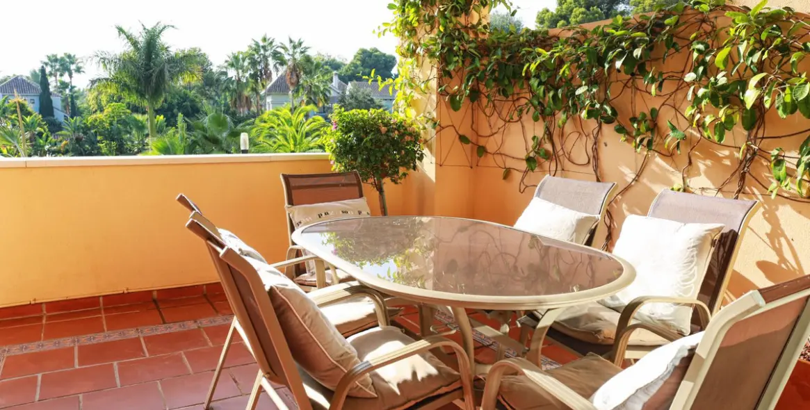 Short-term rent of middle floor apartment in Puerto Banús 13