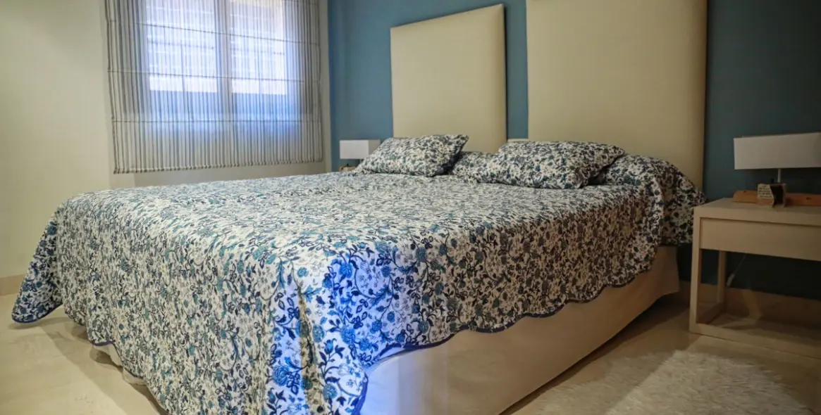 Short-term rent of middle floor apartment in Puerto Banús 23