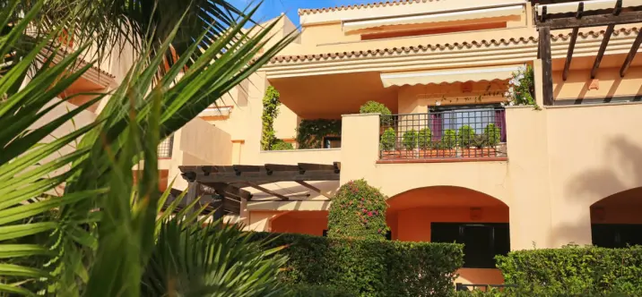 Долгосрочная аренда апартаментов на среднем этаже в Puerto Banús 2