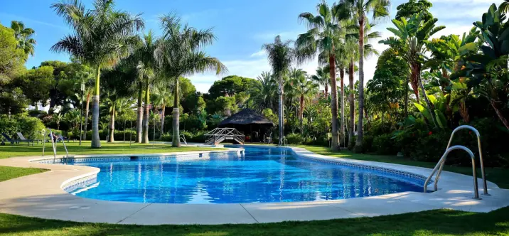 Долгосрочная аренда апартаментов на среднем этаже в Puerto Banús 3