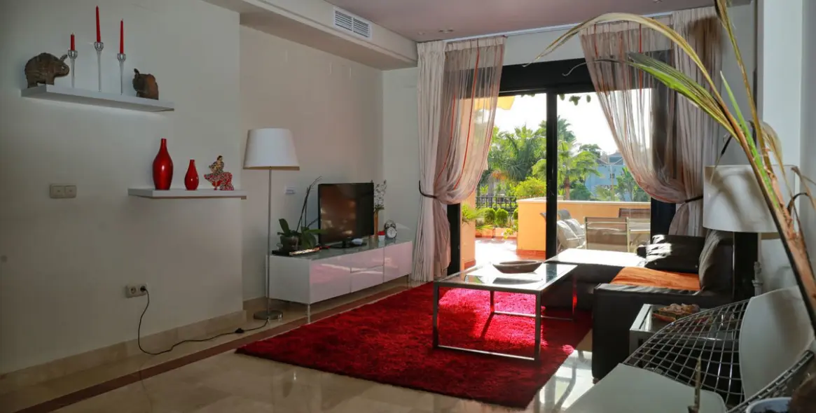 Долгосрочная аренда апартаментов на среднем этаже в Puerto Banús 13