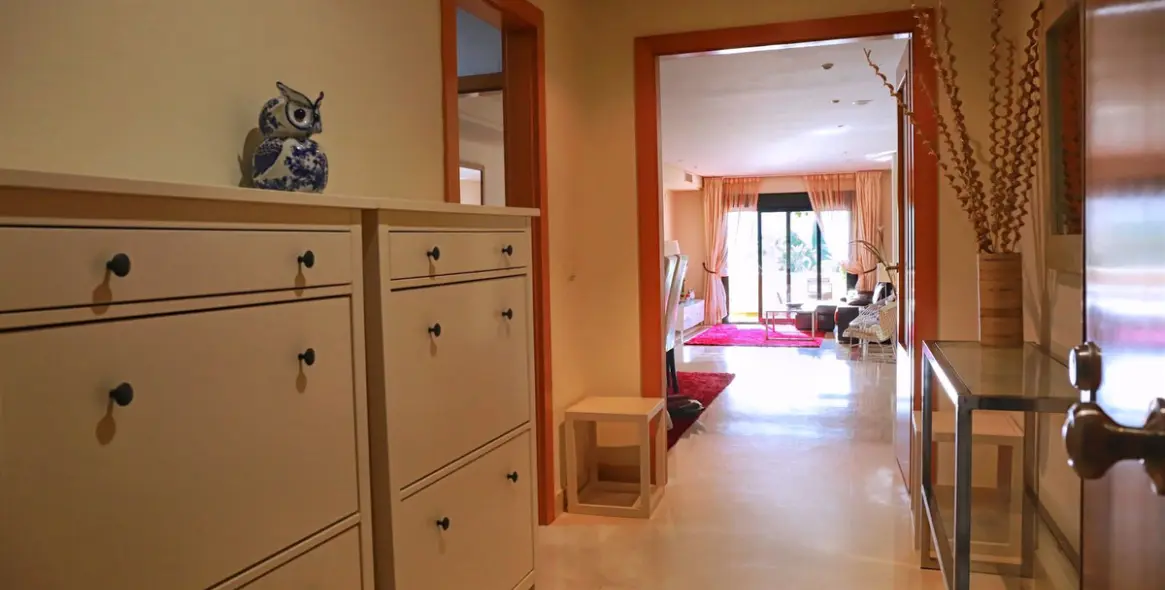 Долгосрочная аренда апартаментов на среднем этаже в Puerto Banús 22