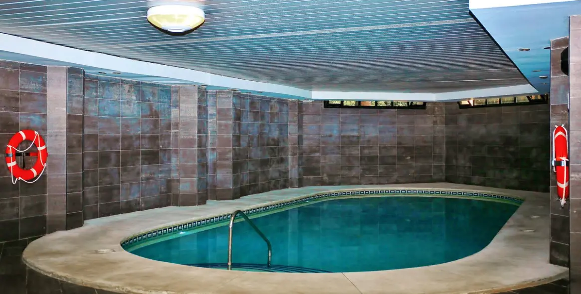 Долгосрочная аренда апартаментов на среднем этаже в Puerto Banús 23