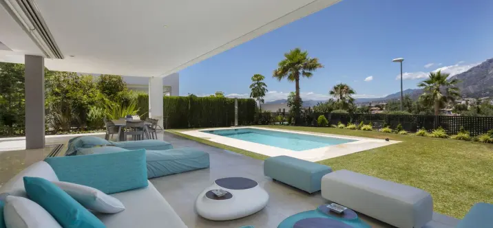 Долгосрочная аренда  отдельно стоящей виллы в Marbella 0