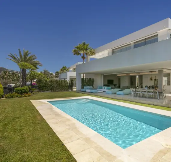 Долгосрочная аренда  отдельно стоящей виллы в Marbella