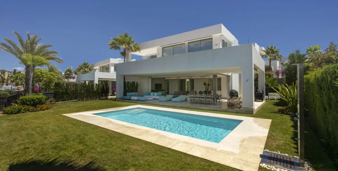 Long-term rent of detached villa in Marbella 6