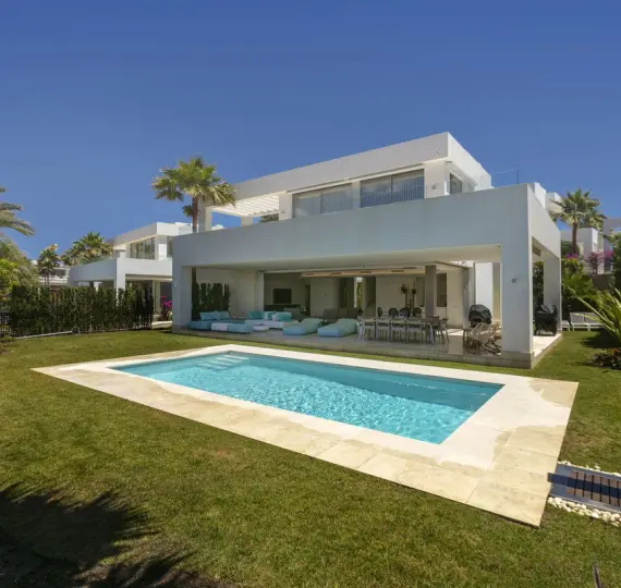 Долгосрочная аренда  отдельно стоящей виллы в Marbella