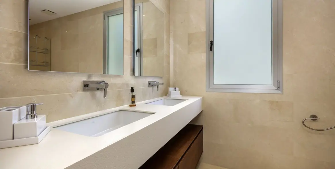 Long-term rent of detached villa in Marbella 20