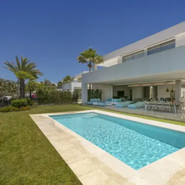 Long-term rent of detached villa in Marbella