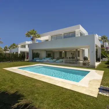 Long-term rent of detached villa in Marbella