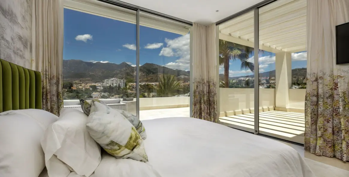 Long-term rent of detached villa in Marbella 13